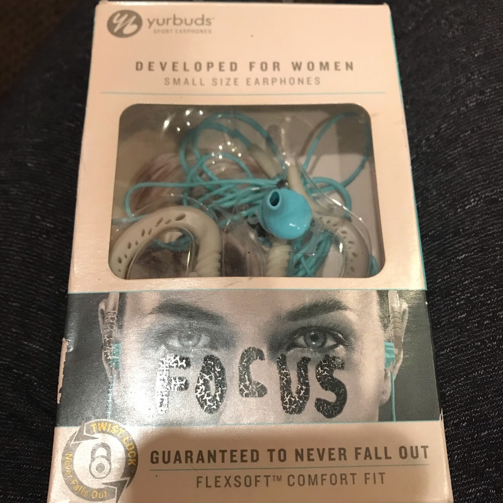 NWT sport earphones
